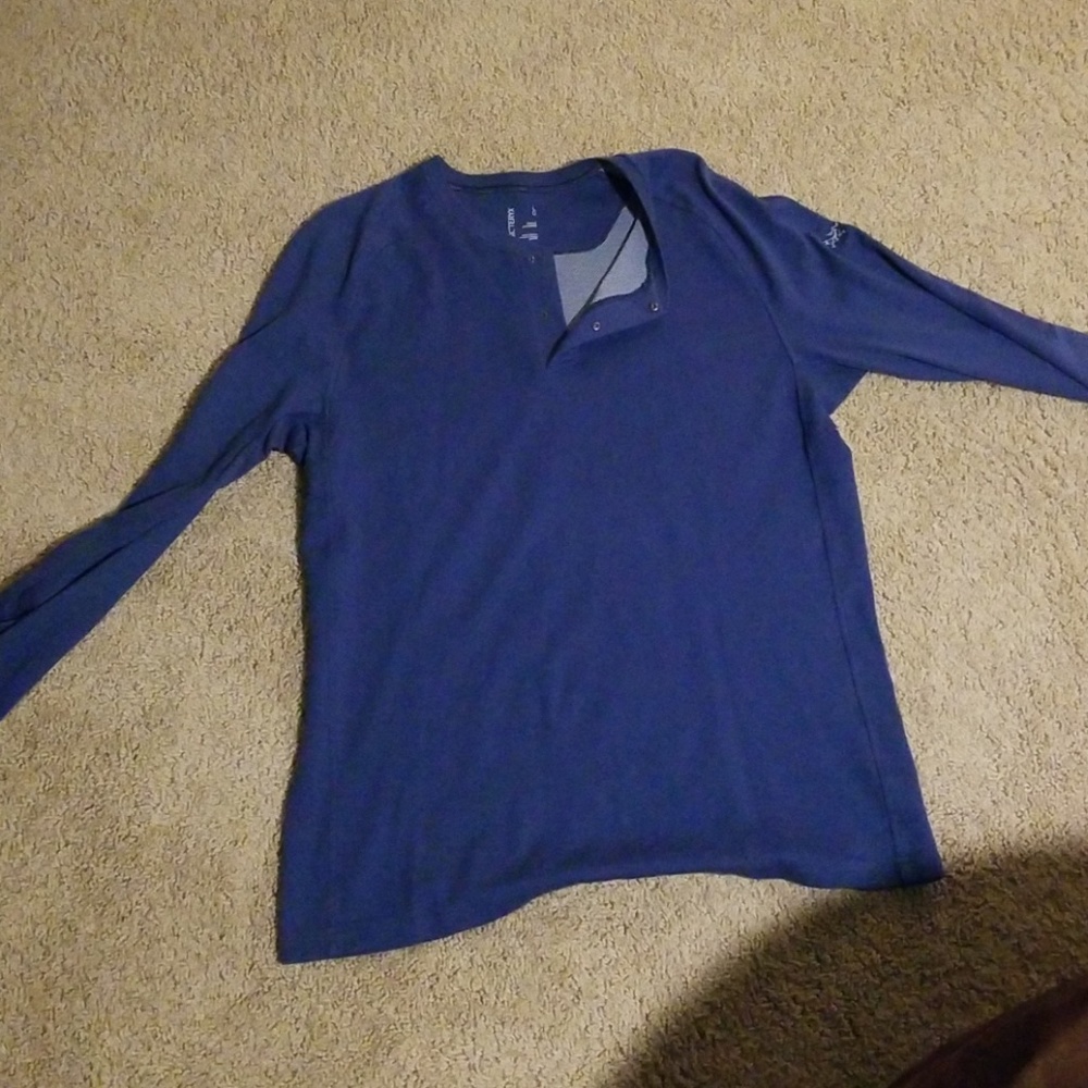 Arcteryx Henley navy blue